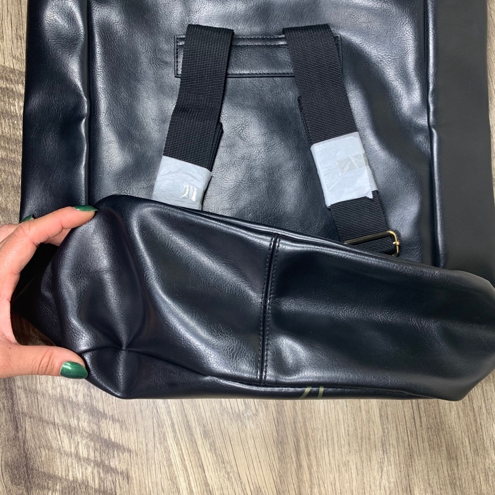 Backpack - Picture 3 of 4